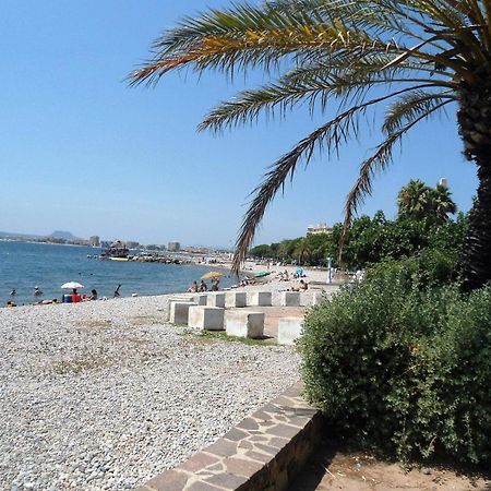 Un Grand Studio Face Au Port De Santa Lucia Saint-Raphael  Bagian luar foto